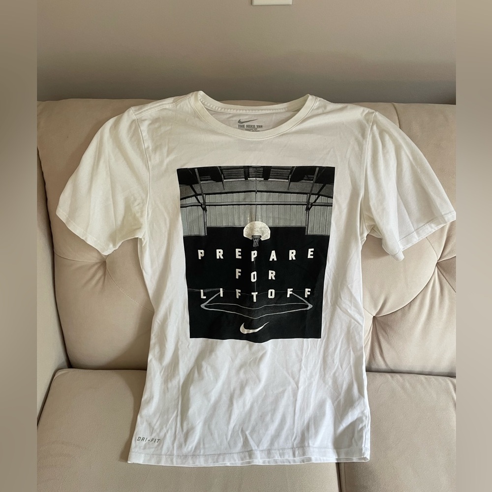 Nike t shirt